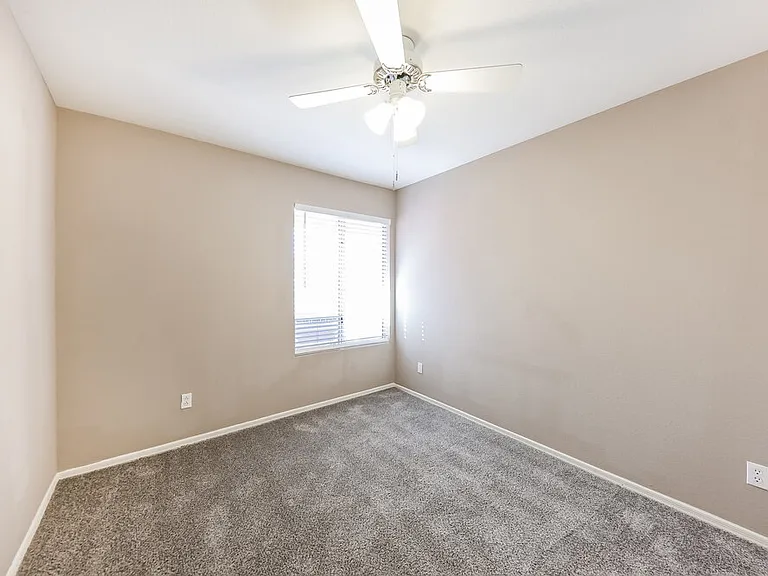 4046 W Abraham Ln — Photo 11