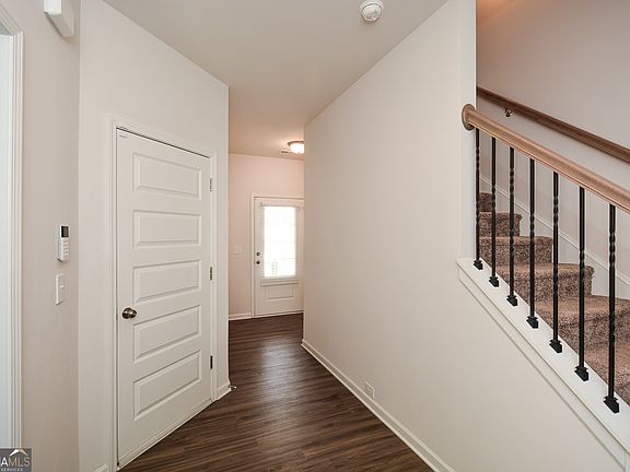 5th image of 350 Cranston Dr