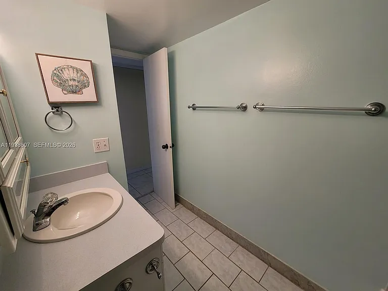 401 Golden Isles Dr #1114 — Photo 21