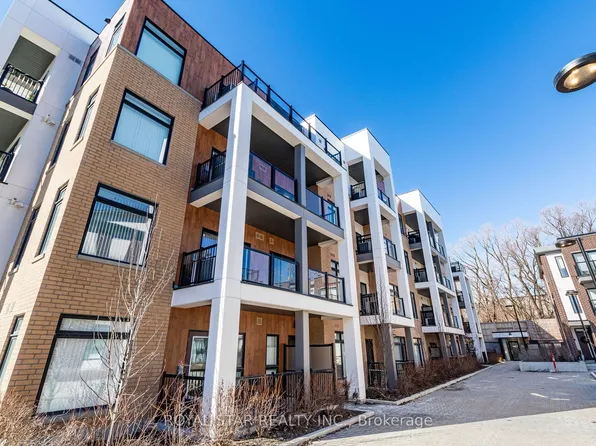 120 Canon Jackson Dr #401, Toronto, ON M6M 0B8