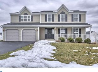 19 Walnut Dr W, Bernville, PA 19506
