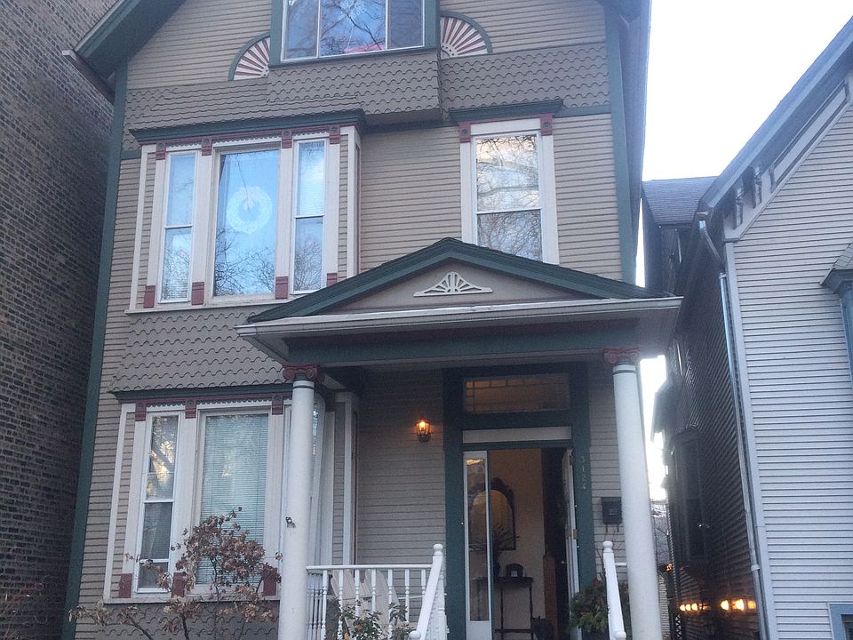 Victorian 3 flat. Owners occupy 2nd and 3rd floors.