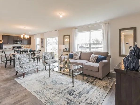 319 Monterey Dr, Egg Harbor Township, NJ 08234