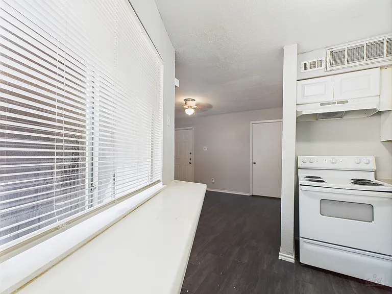 1840 Burton Dr #141 — Photo 12