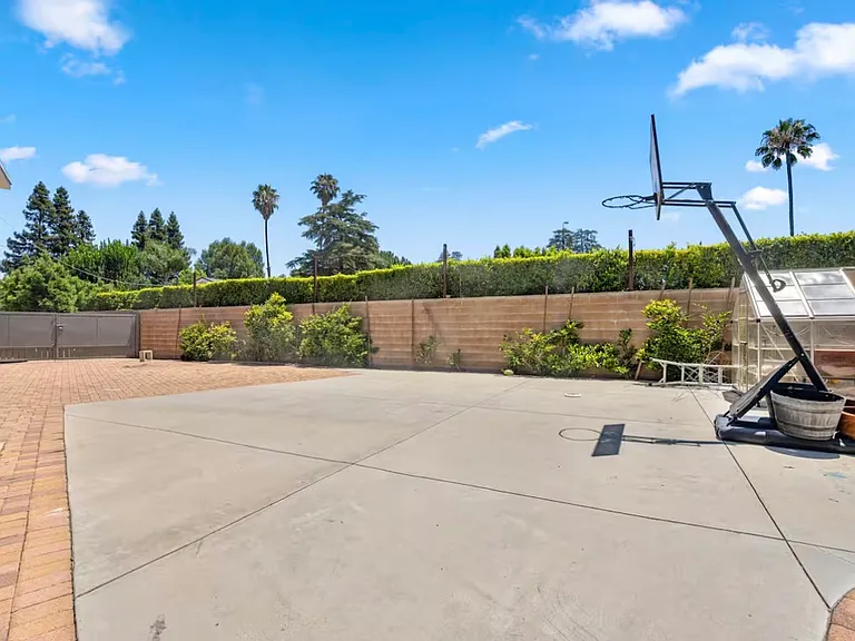 5433 Royer Ave — Photo 10