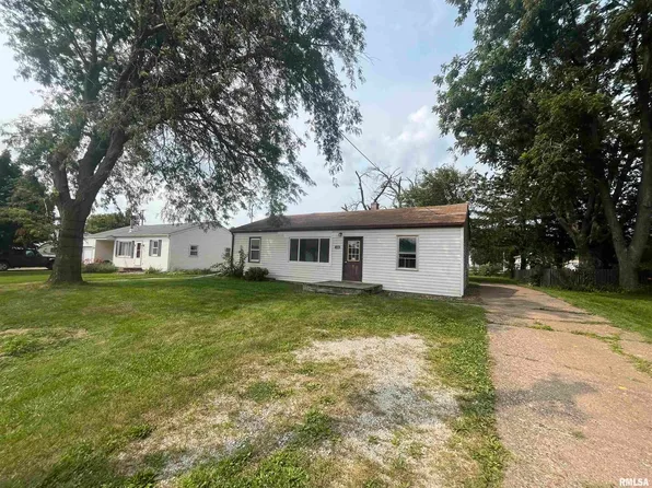 1108 4th St, Durant, IA 52747