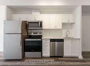 430 Essa Rd #424, Barrie, ON L9J0M1