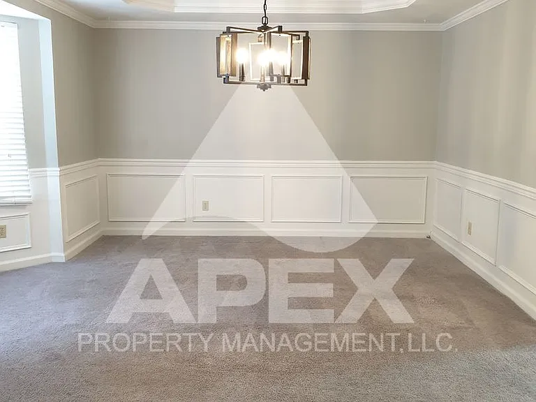 913 Oak Haven Rd — Photo 8