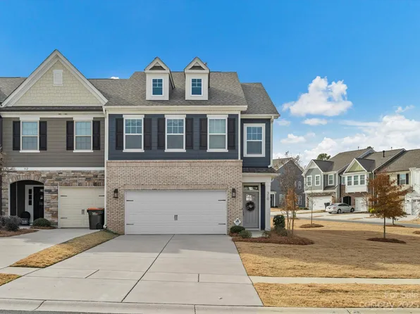 310 Embers Ln #459, Clover, SC 29710