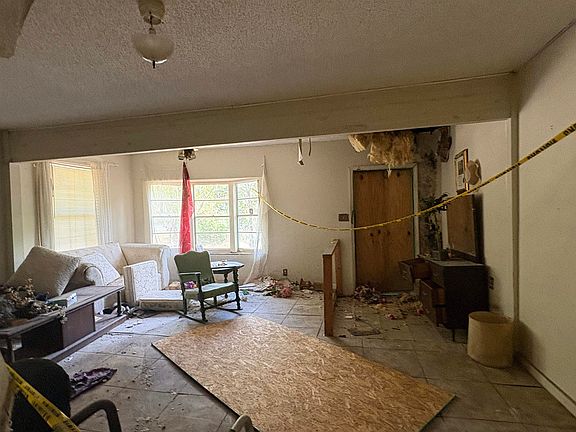 4th image of 1867 Concord Rd