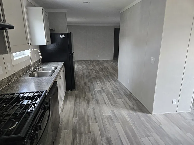 215 Tamara Ln #215 — Photo 5