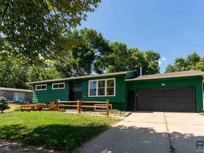 1104 E Pam Rd, Sioux Falls, SD, 57105