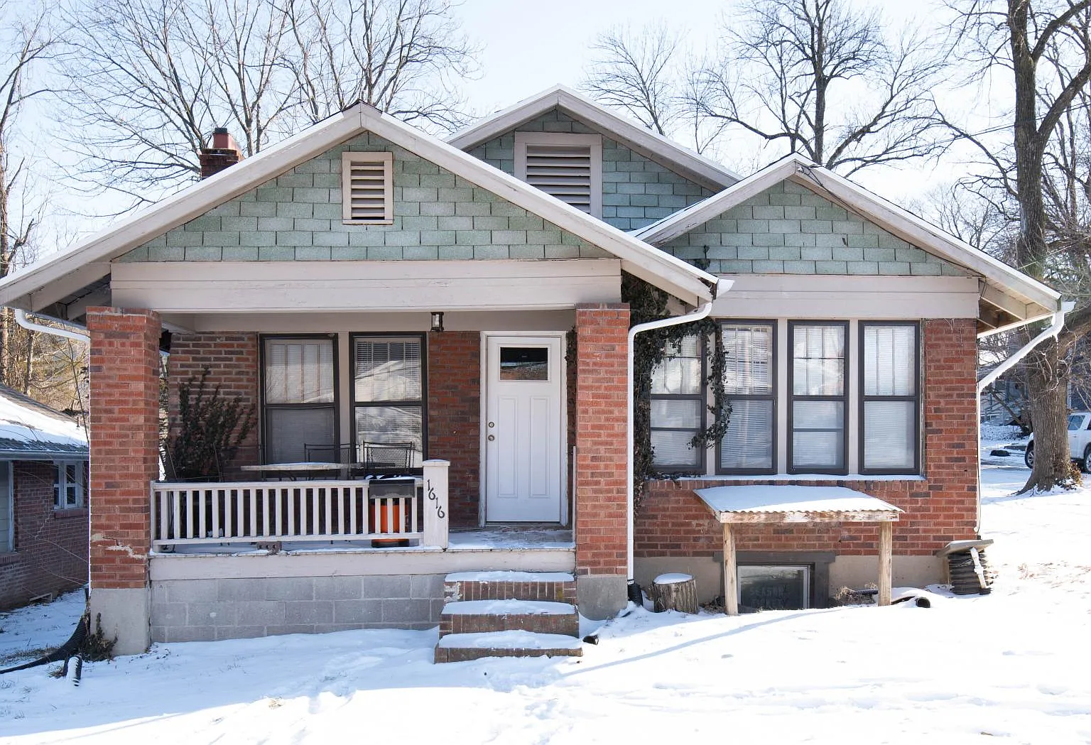 4 bed, 2010 sqft, $3,000 — Photo 1
