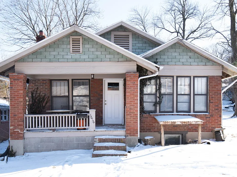 1616 University Ave