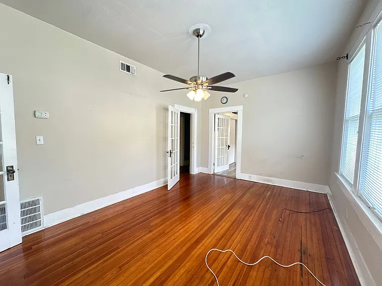 457 Dalzell St — Photo 6