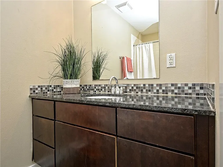 2200 Dickson Dr #126 — Photo 11