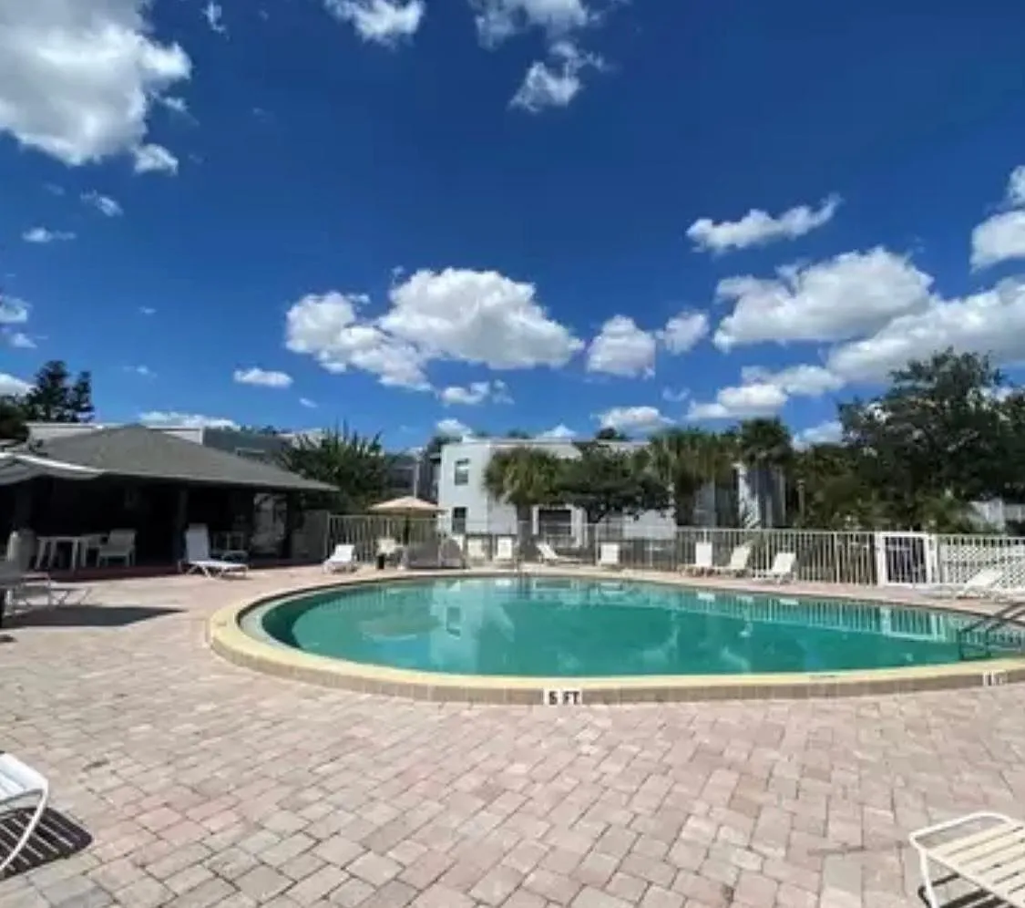 3828 Southpointe Dr — Photo 2