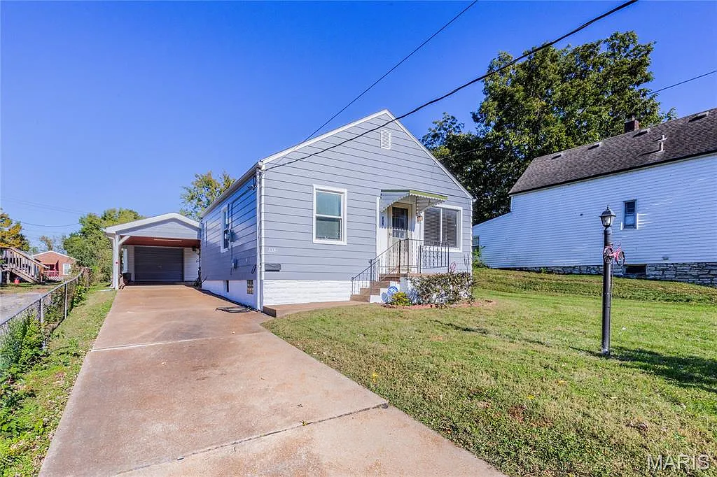 335 Horn Ave photo 1