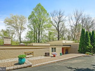 131 Deerfield Rd, Broomall, PA 19008