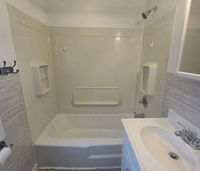 533 W Broadway #1 — Photo 13