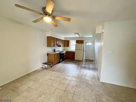 2nd image of 43 Vail Rd