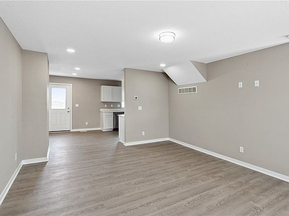 3rd image of 1015 Adler Ct