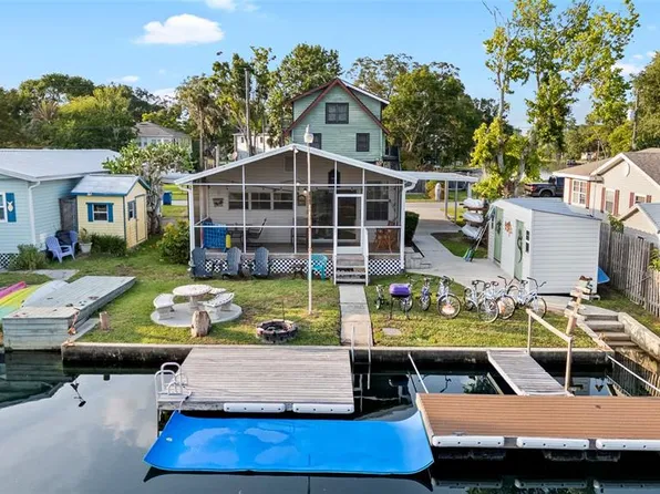5336 Circle Dr, Weeki Wachee, FL 34607
