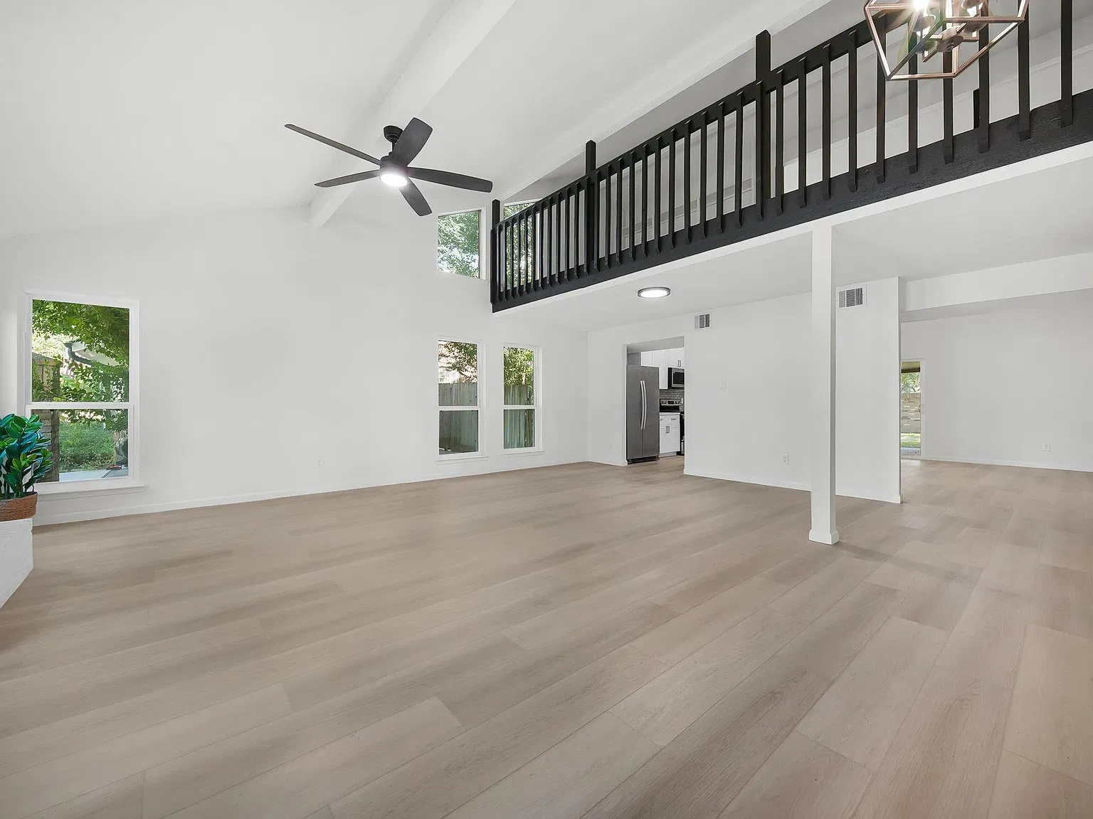 4 bed, 2.0 bath, 2179 sqft, $2,425 — Photo 3