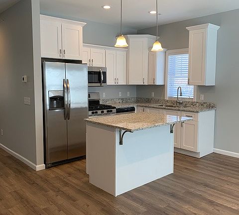 3rd image of 15 Bates Pl APT 10