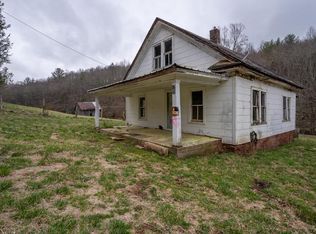 1270 Creekview Dr, Galax, VA 24333