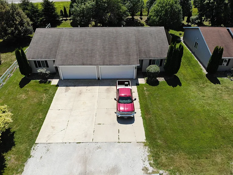 226-228 Haws Dr — Photo 32
