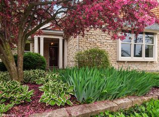 221 Howard St, Geneva, IL 60134