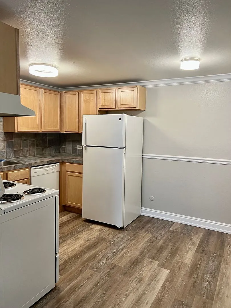2 bd/1.5 ba unit in CapHill — Photo 4