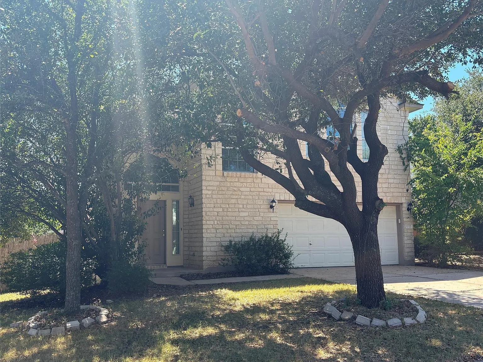 3 bed, 2.5 bath, 1772 sqft, $2,200 — Photo 3