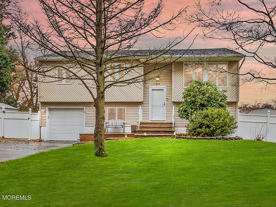 1st image of 620 Hillside Drive
