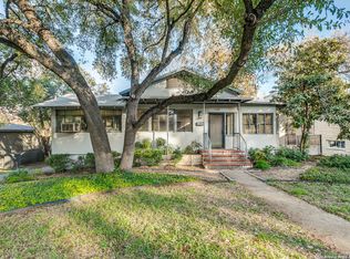 105 Zambrano Rd, Terrell Hills, TX 78209