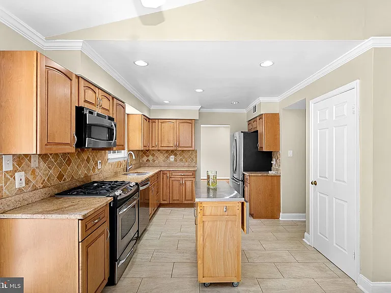 5405 Hampton Forest Way — Photo 22
