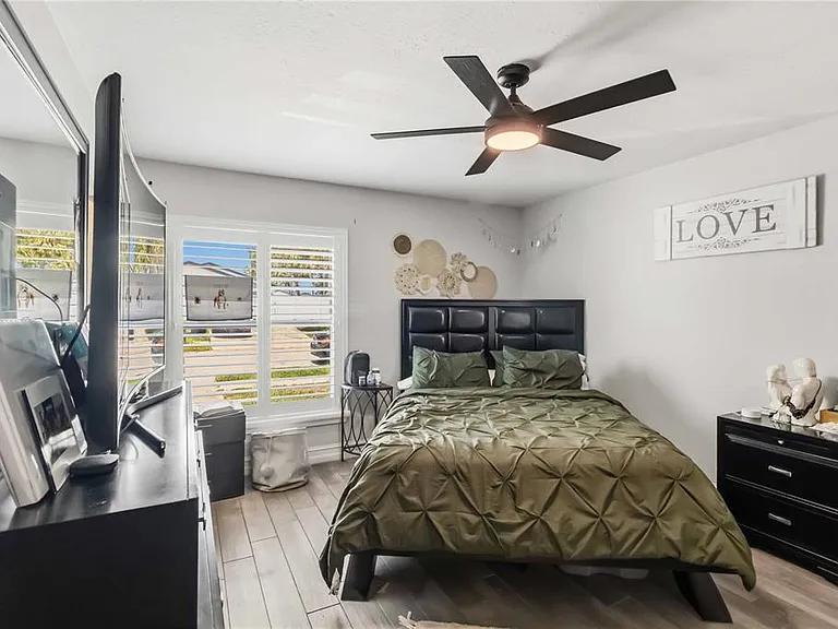 10327 Parkcrest Dr — Photo 12