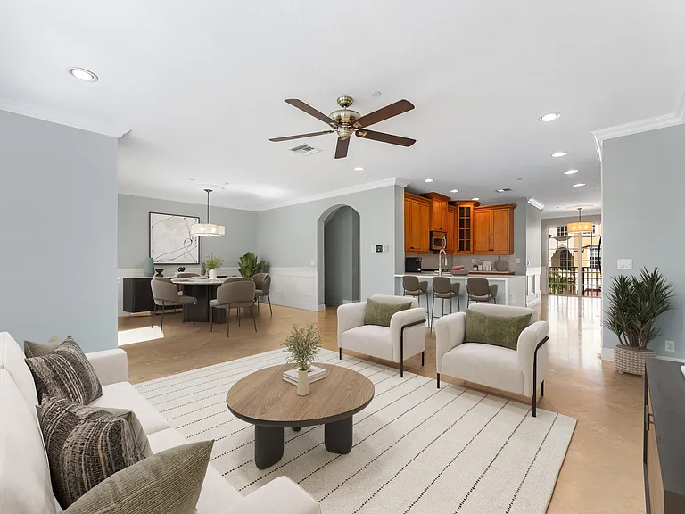 604 NE Francesca Ln — Photo 10
