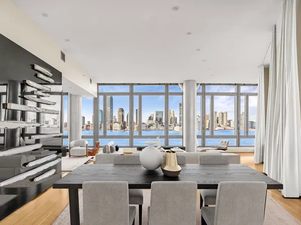 8 River Terrace image 5 of 26