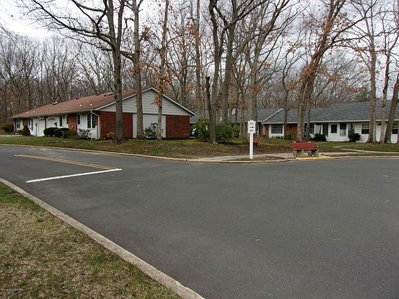 2nd image of 245C Jefferson Ct #100C