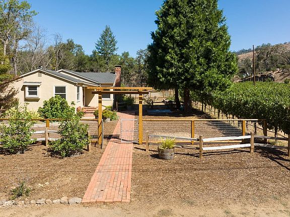 3rd image of 102 Lilac Lane