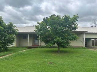 1015 W Hamilton St, Olney, TX 76374