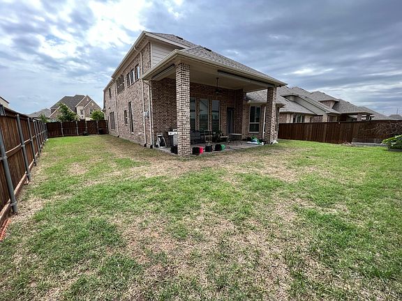 3rd image of 7751 Hollow Way Dr