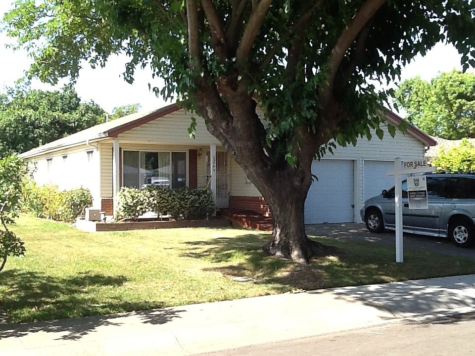 1st image of 2945 W De Ovan Ave