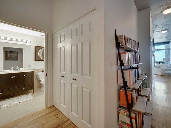 3rd image of 1720 S Michigan Ave APT 914