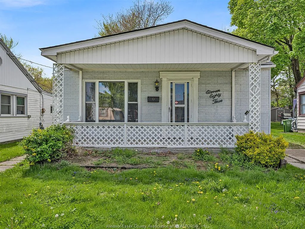 3 bed, $2,100 — Photo 1