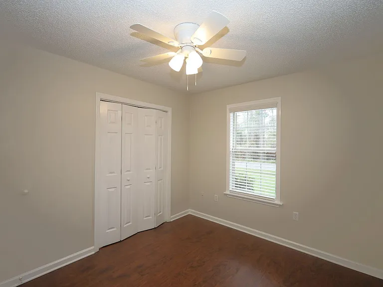 4007 Foxridge Ln — Photo 8