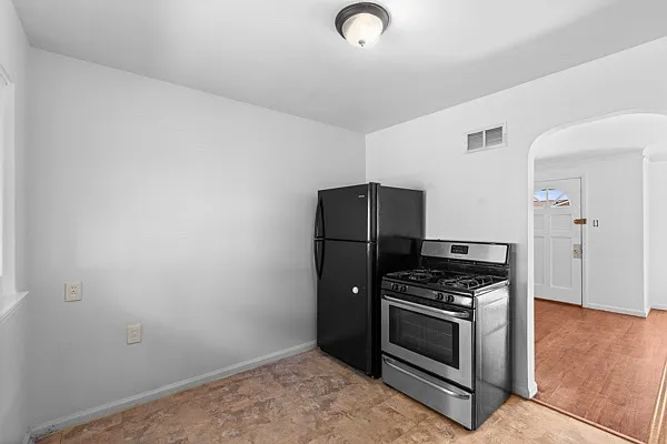 23437 Peters Ave — Photo 6