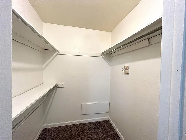 Almonte Apartments — Photo 22